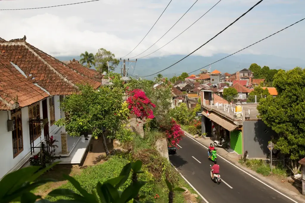 Munduk bali holiday village with wooden cabins and roof tiles
