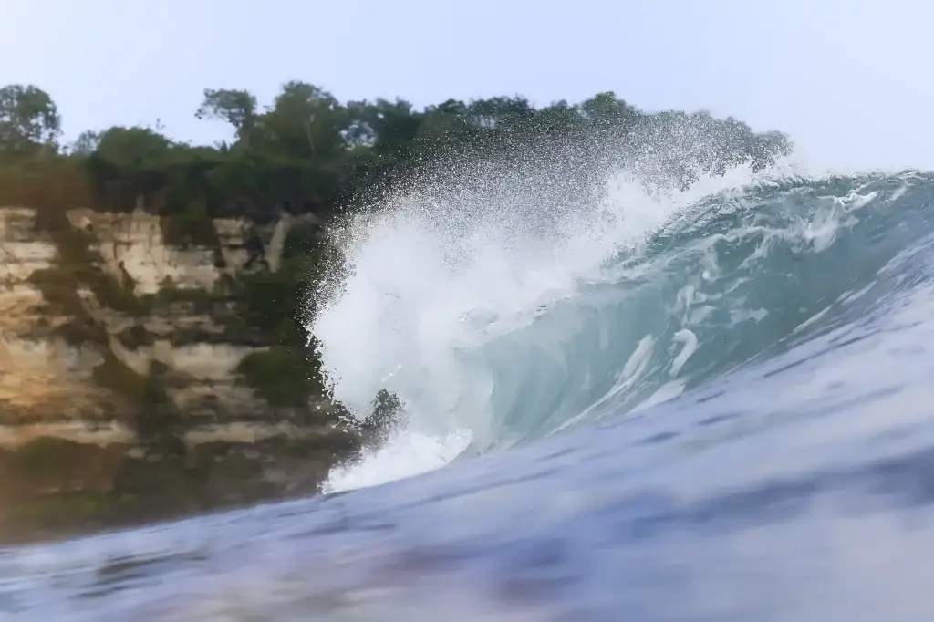 Uluwatu bali ocean wave